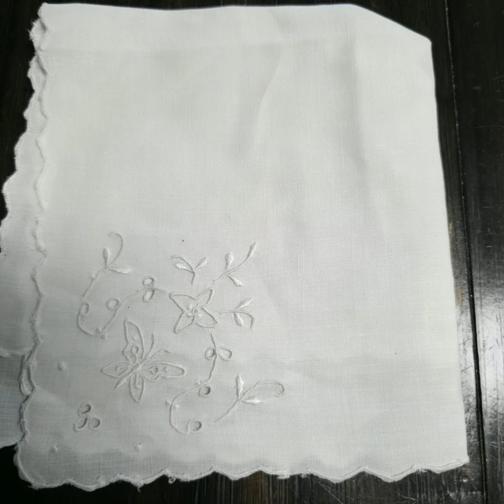 VTG White Embroidered Handkerchiefs Lot Butterfly Floral Scalloped Edge Bridal